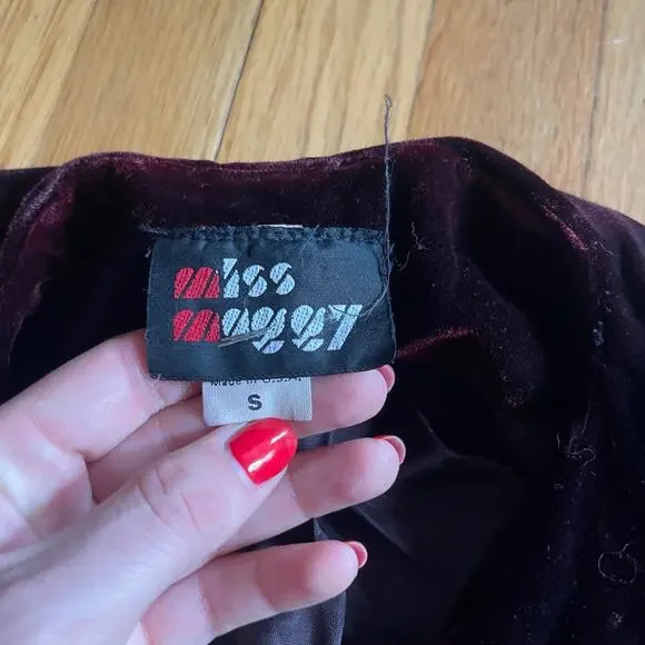 90s Vintage Velvet Leaf Patterned Blazer w Gold Piping - Picture 5 of 9